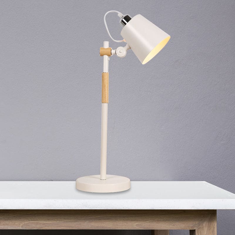 Glowzoë - industrial table lamp in metal bucket style