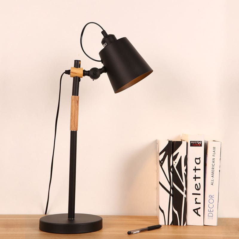 Glowzoë - industrial table lamp in metal bucket style