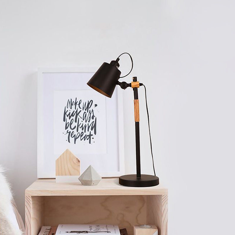 Glowzoë - industrial table lamp in metal bucket style