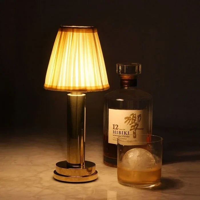 Cordless led table lamp in silk metal