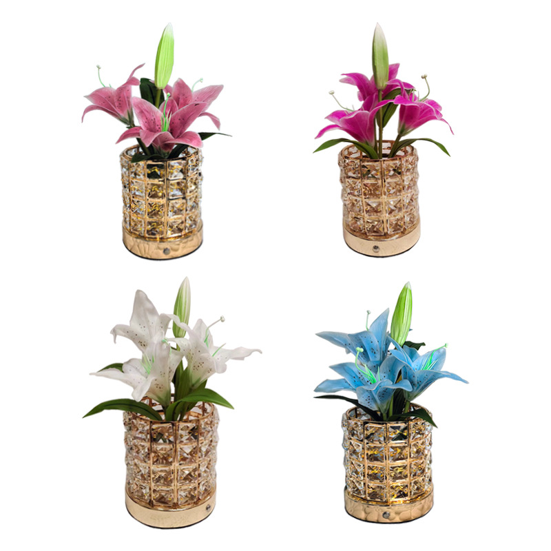 Luna - elegant table lamp with floral design