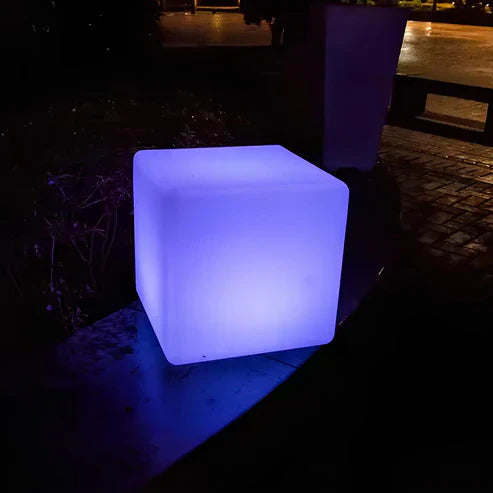 CubeGlow - cubic garden lamp