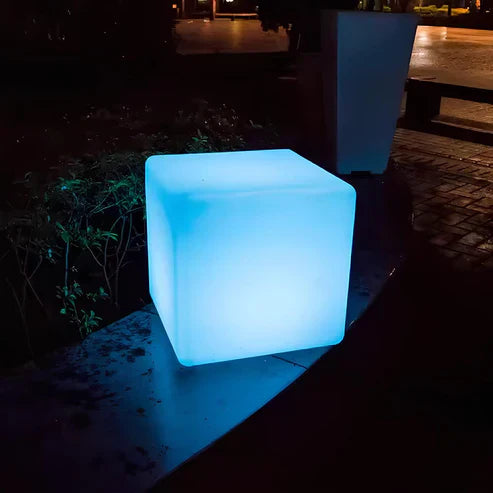 CubeGlow - cubic garden lamp
