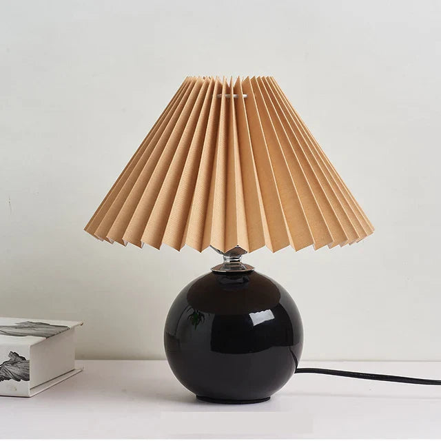 Antique pleated – vintage table lamp with pleats