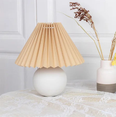 Antique pleated – vintage table lamp with pleats