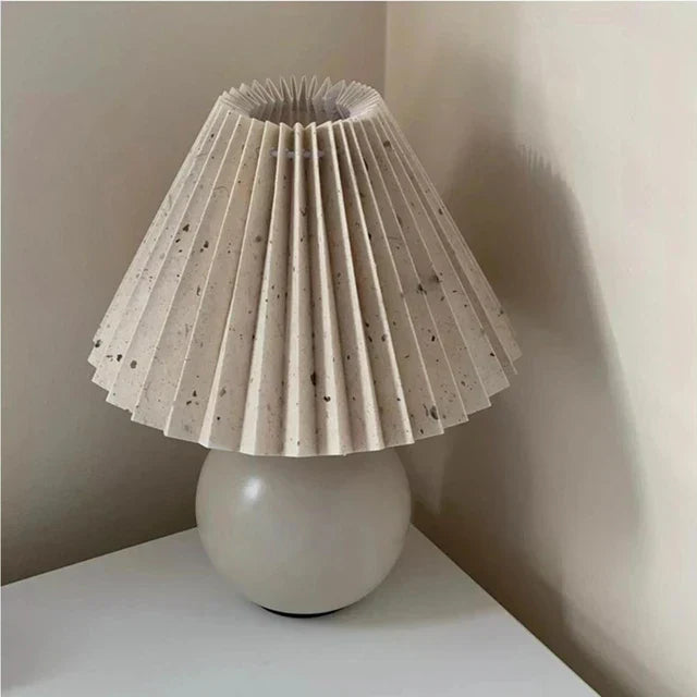 Antique pleated – vintage table lamp with pleats