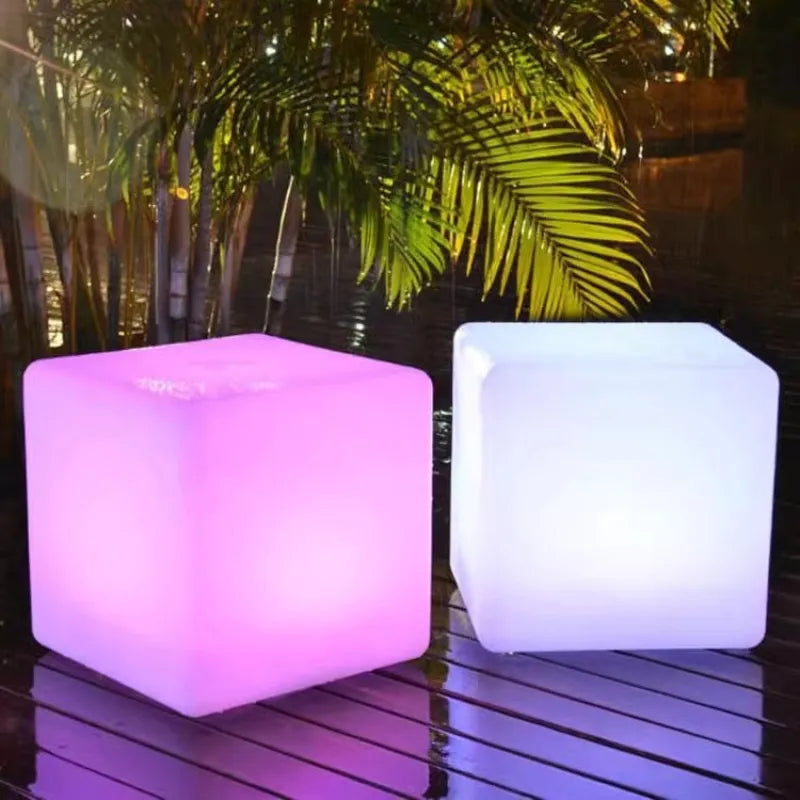 Cubeglow - cubic garden lamp