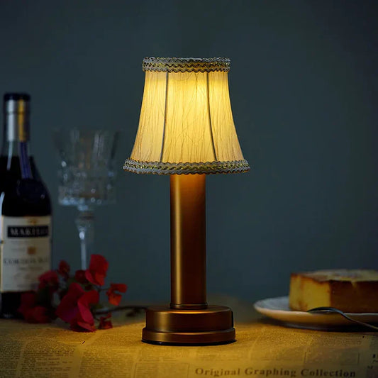 Cordless led table lamp in silk metal