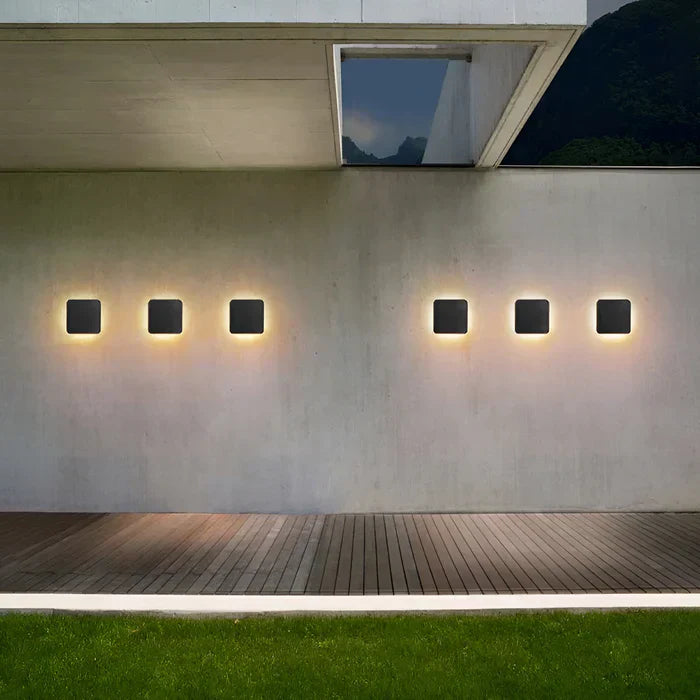 Aquaglow - elegant waterproof led wall light made of aluminum