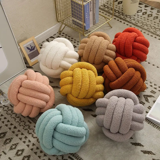BallKnot | handmade throw pillow