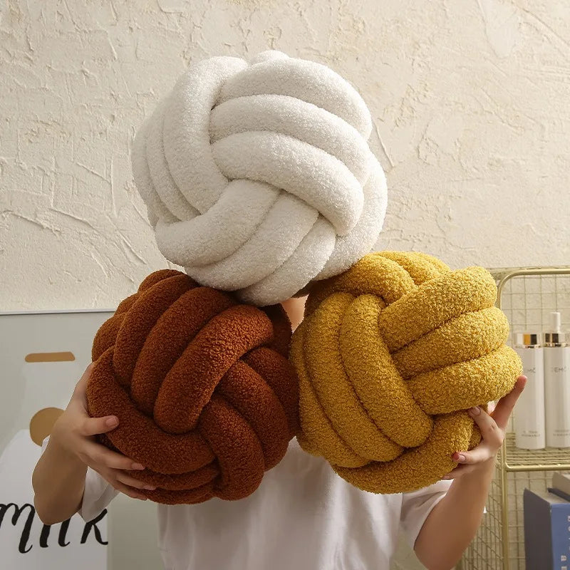 BallKnot | handmade throw pillow