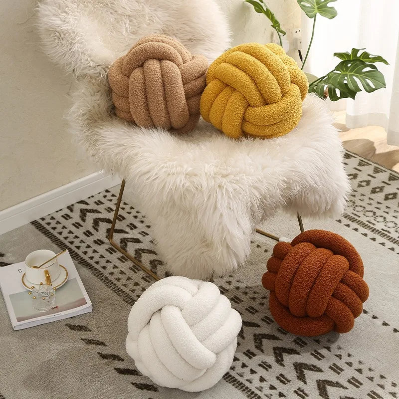 BallKnot | handmade throw pillow