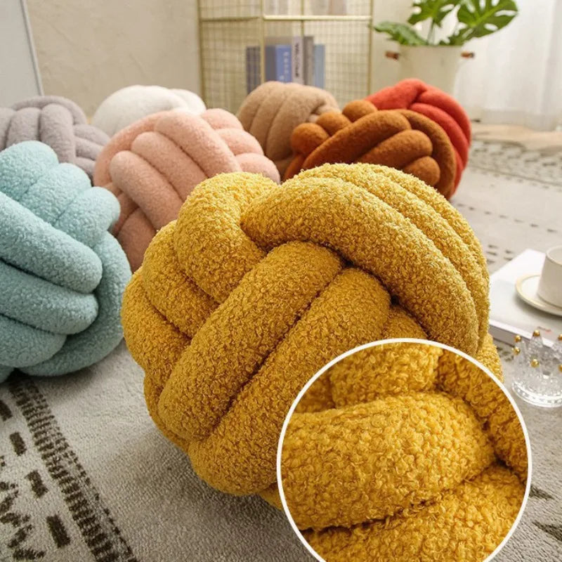 BallKnot | handmade throw pillow