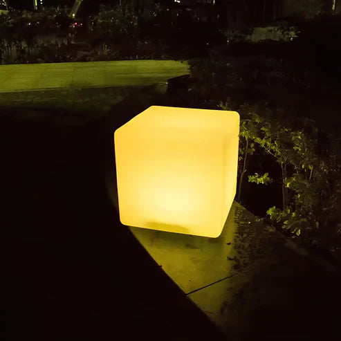 CubeGlow - cubic garden lamp
